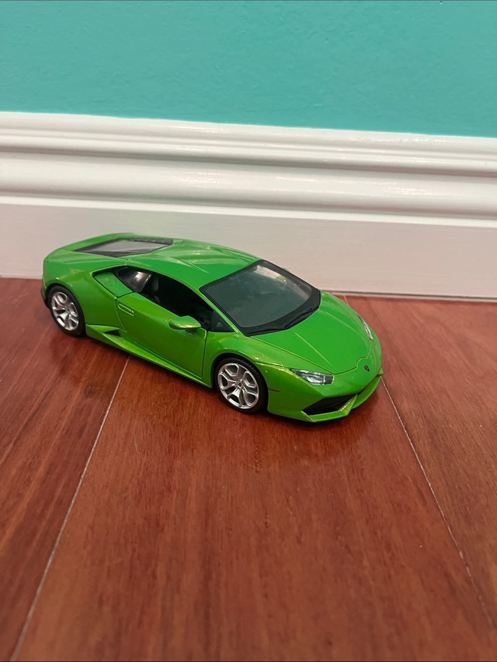 🏎️ Maisto Lamborghini Huracán LP 610-4 Diecast Model Car Green Collectible